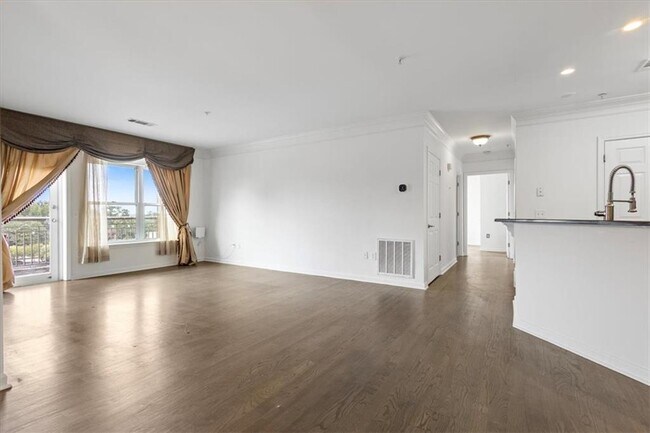 Foto del edificio - 3334 Peachtree Rd NE