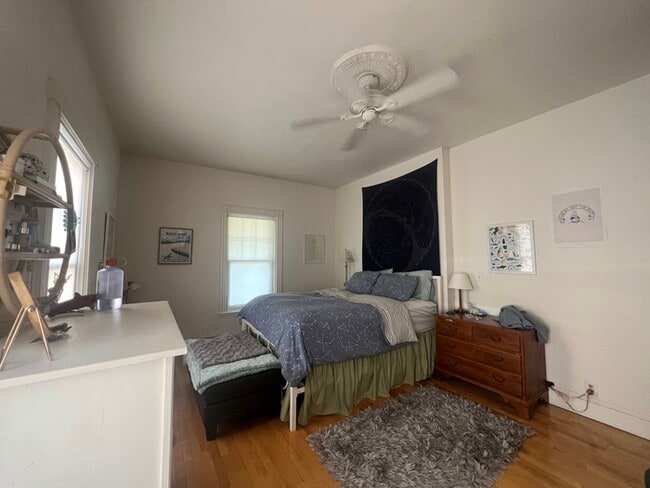 Foto del edificio - 27 Holton St