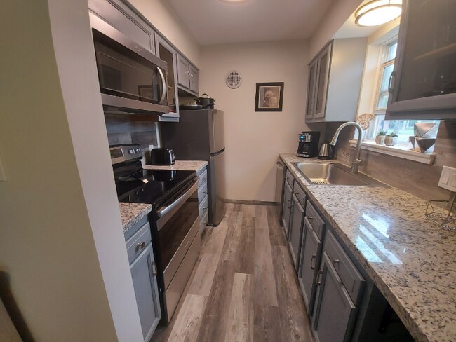 Foto del edificio - 323 Bolivar Ave