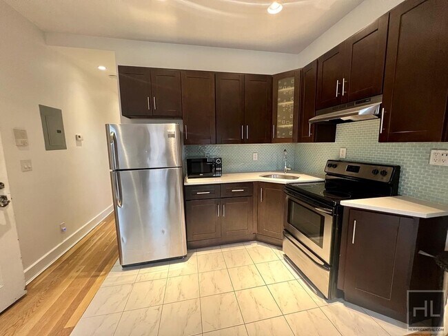Building Photo - Meticulously Restored Brownstone W/ Origin...