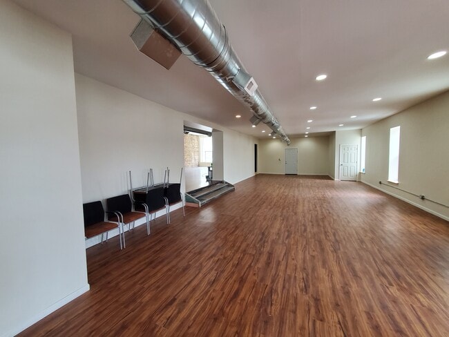 Building Photo - 4801 S Ashland Ave