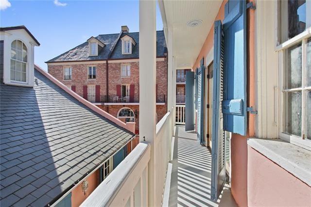 Primary Photo - 606 Burgundy St