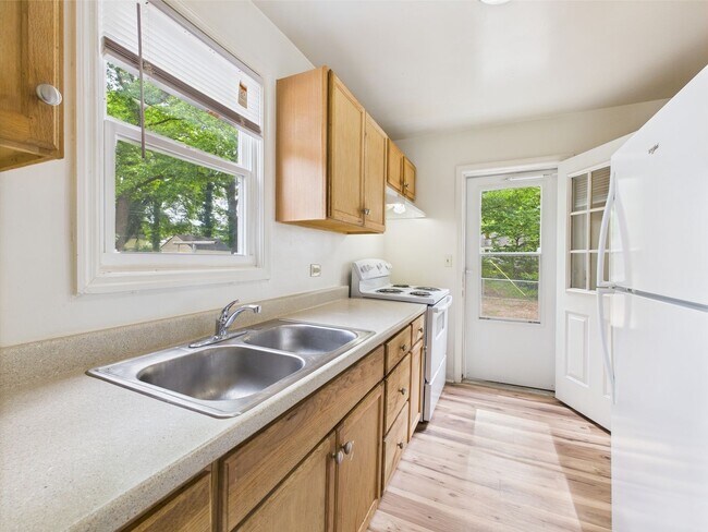 Foto del edificio - Quaint 3 Bedroom, 1 Bathroom Home in North...