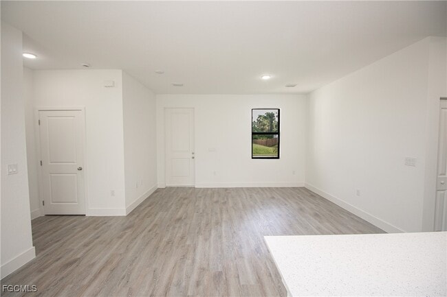 Foto del edificio - 1150 Darling St E