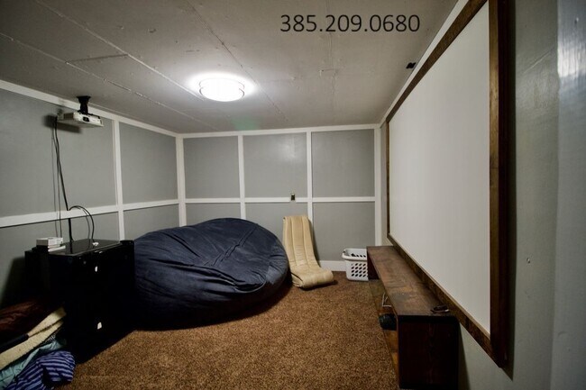 Foto del edificio - Large Provo basement apartment.