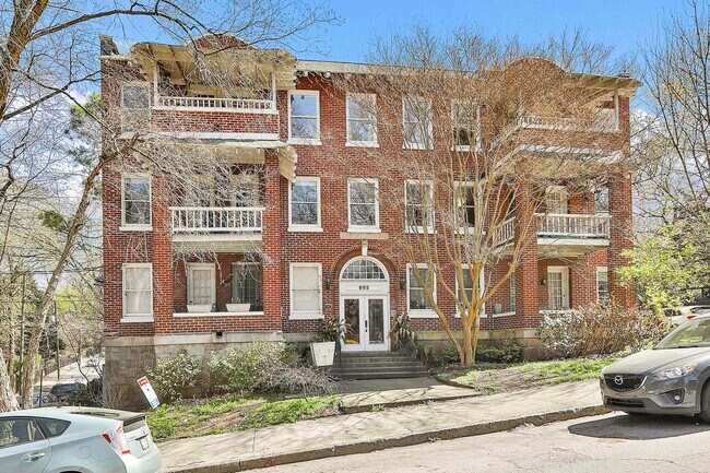 Foto del edificio - 685 Argonne Ave NE