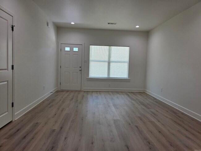 Foto del edificio - 2311 Nichols Rd