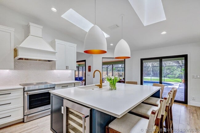 Building Photo - 18246 River Oaks Cir