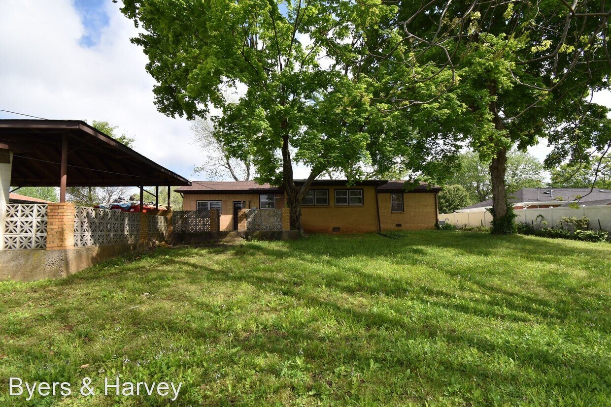 Building Photo - 3 br, 2 bath House - 12 Lexington Dr.