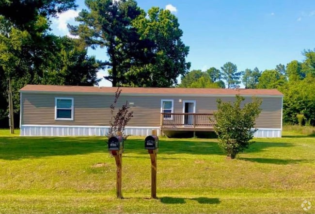 Building Photo - 104 Persimmon Dr