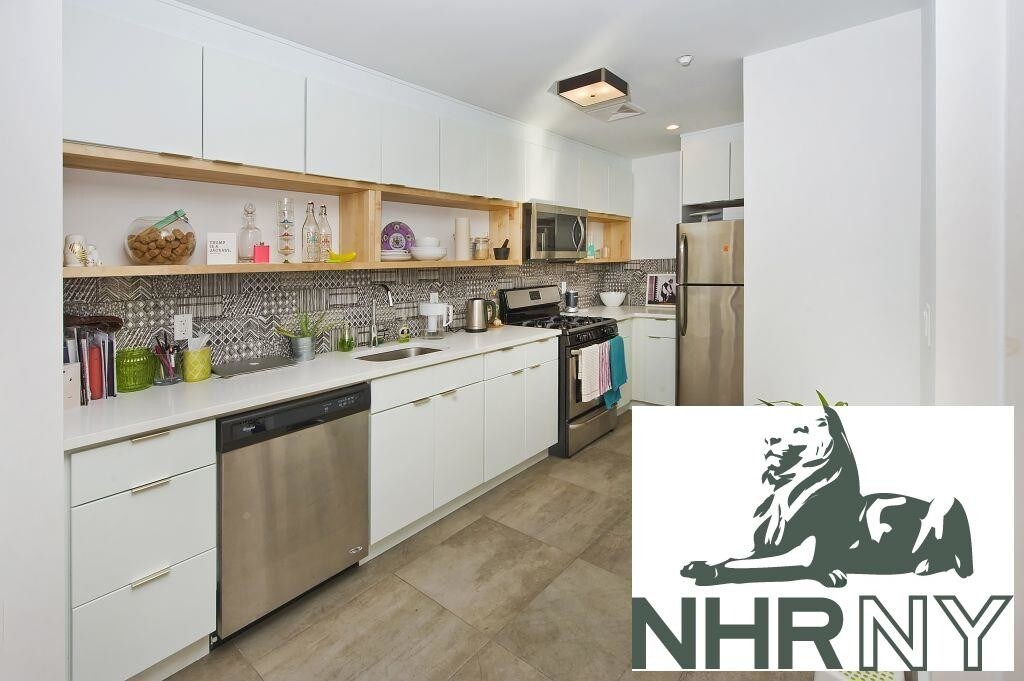 Foto principal - 766 Lafayette Avenue