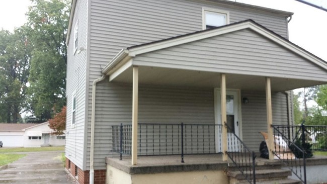 Building Photo - 311 Mansell Dr