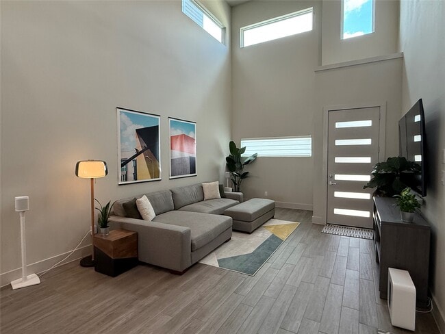 Building Photo - 6820 Rocinante Ln