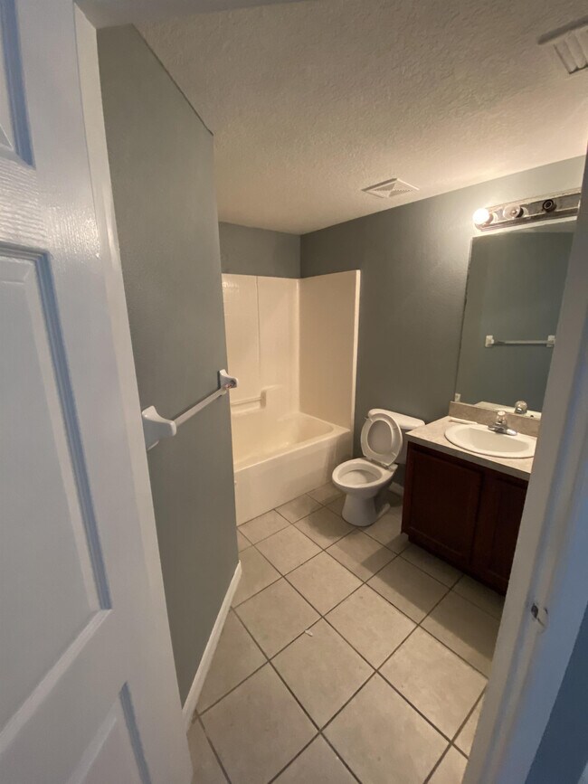 Building Photo - 9507 Newdale Way
