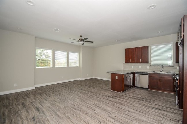 Building Photo - 3249 Dixie Dr