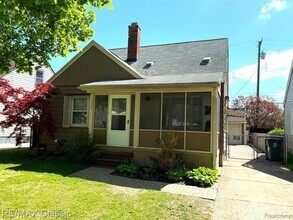 Building Photo - 1208 N Wilson Ave