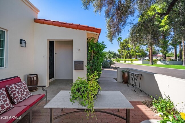 Building Photo - 6953 E Lafayette Blvd