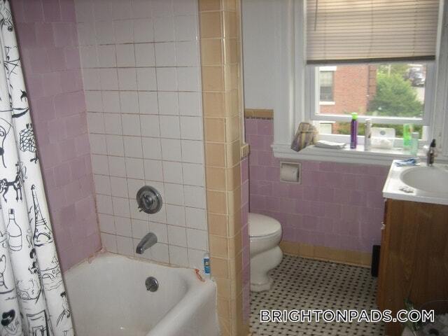 Building Photo - 2045 Commonwealth Ave