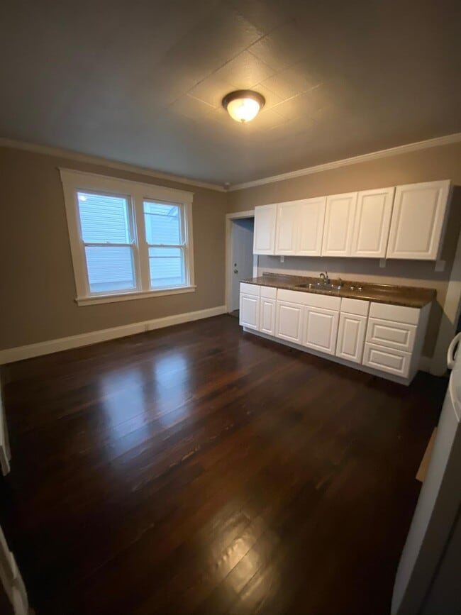 Photo - 1053 Wells St House