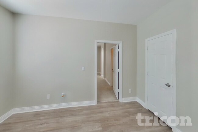 Foto del edificio - 9827 W Spinnaker Creek Ave