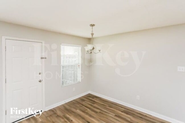Building Photo - 1610 Cliffbrook Dr