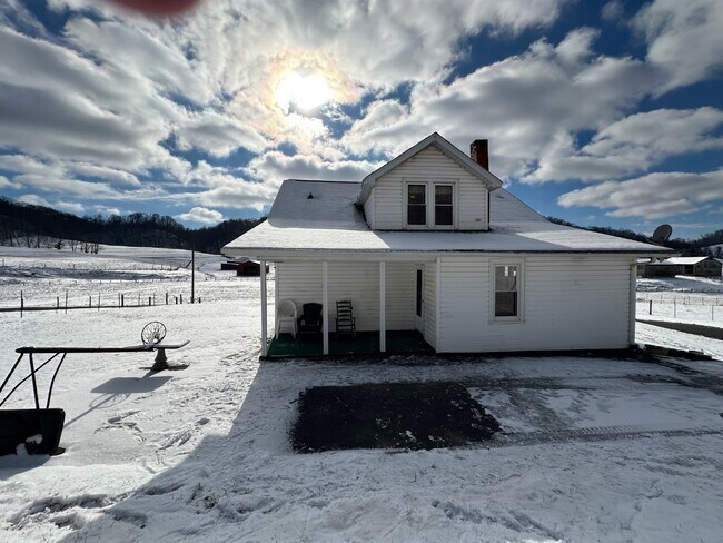 Foto del edificio - 6123 Boozy Creek Rd