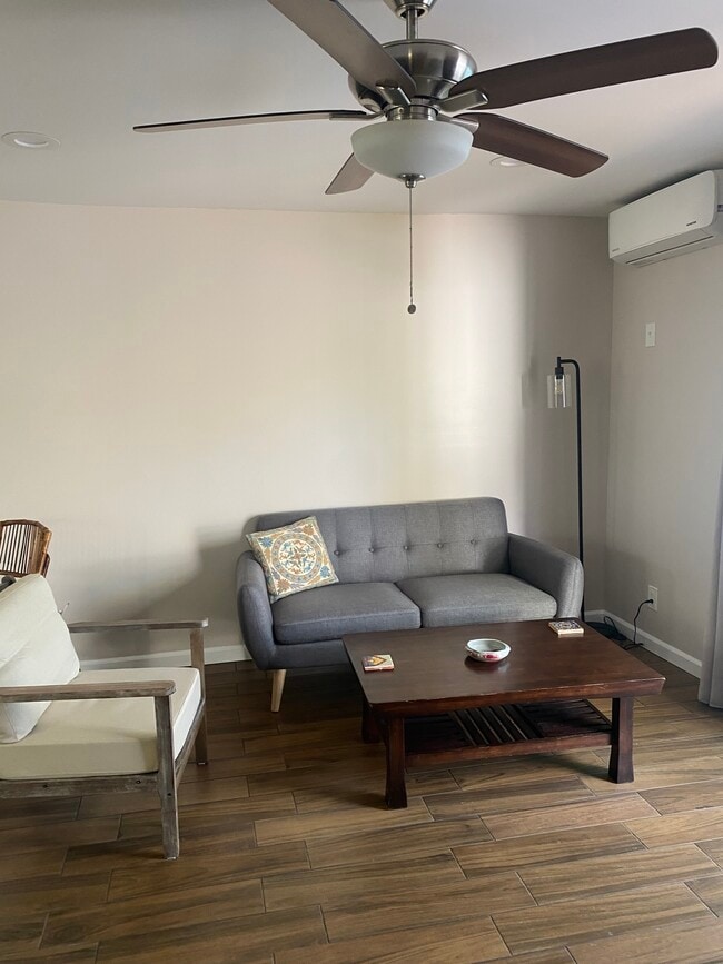 Building Photo - 3675 Kelton Ave