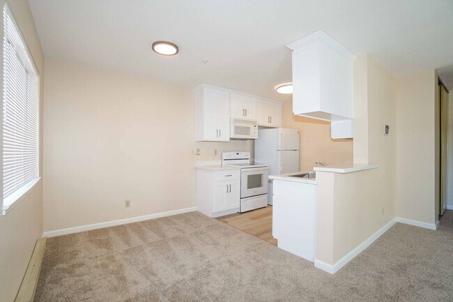 Foto del edificio - 3670 Silver Oaks Way