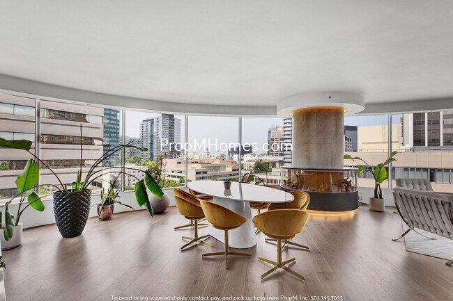 Foto del edificio - Fully Updated Luxury Portland Penthouse - The Gem of the City!