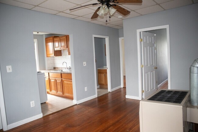 Building Photo - 185 Stevens St