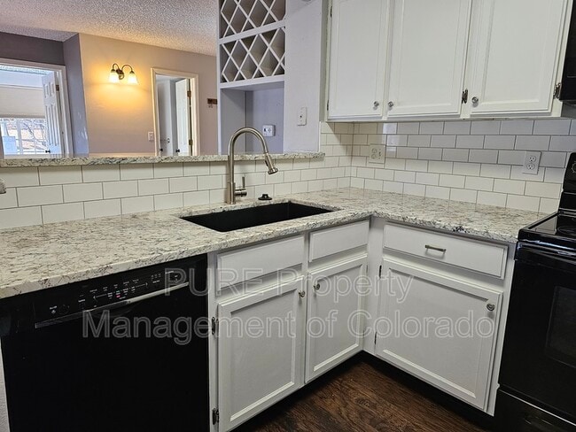 Building Photo - 888 S Reed Ct