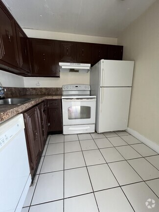 Building Photo - 488 NW 165th St