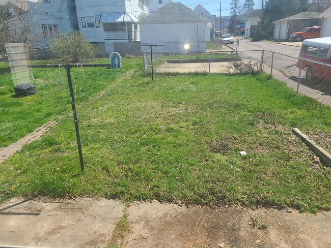 yard - 63 W Grand St
