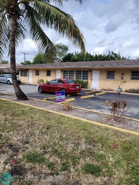 Foto del edificio - 6305 SW 18th St