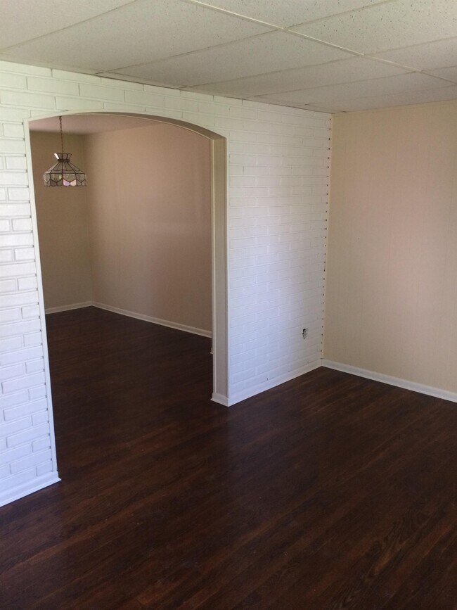 Foto del edificio - 3221 Wallford Dr