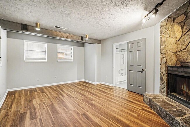 Building Photo - 1205 Natchez Trce SW