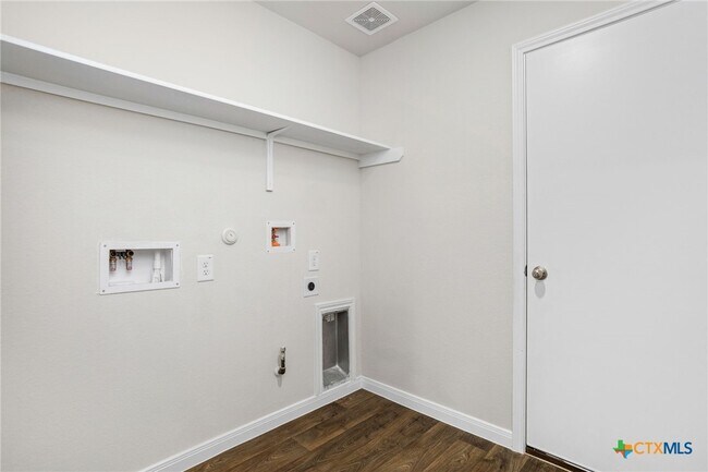 Building Photo - 1421 Havelock Wy