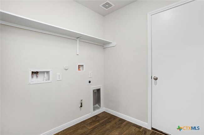 Foto del edificio - 1421 Havelock Wy