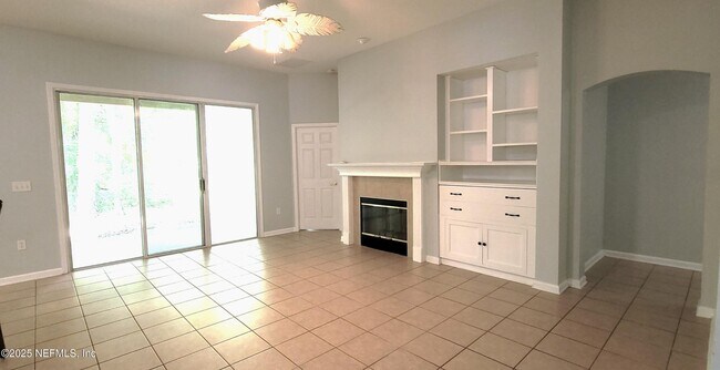 Foto del edificio - 12196 Nettlecreek Dr