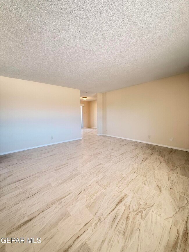 Foto del edificio - 5726 Waycross Ave