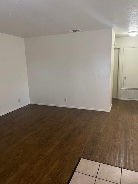 Foto del edificio - 501 Hedgewood Dr