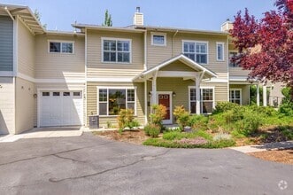 Building Photo - 820 Satsuma Ct