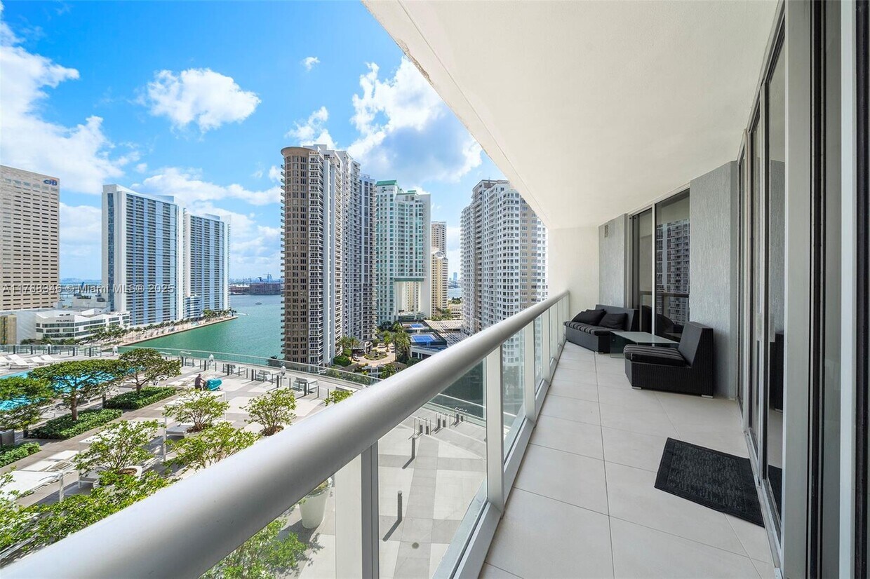 Foto principal - 495 Brickell Ave