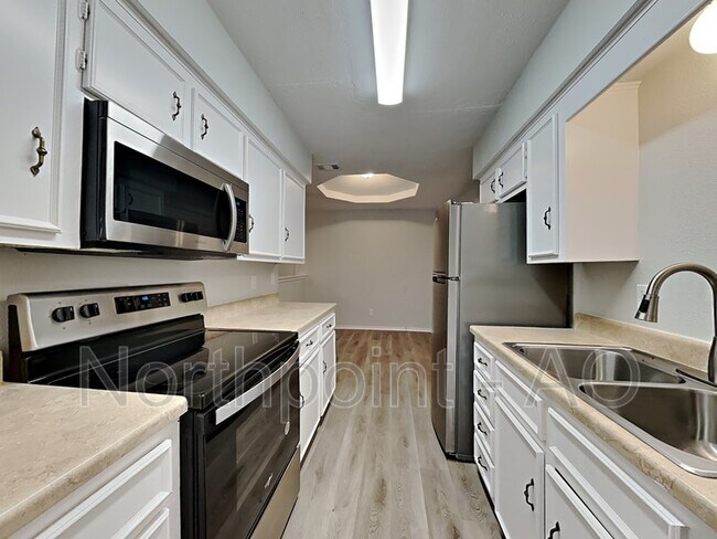 Building Photo - 700 Norfork Dr