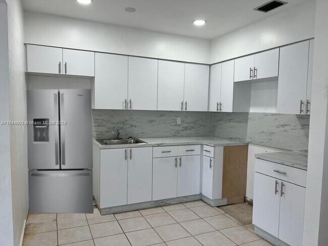 Building Photo - 109 SW 115th Ave