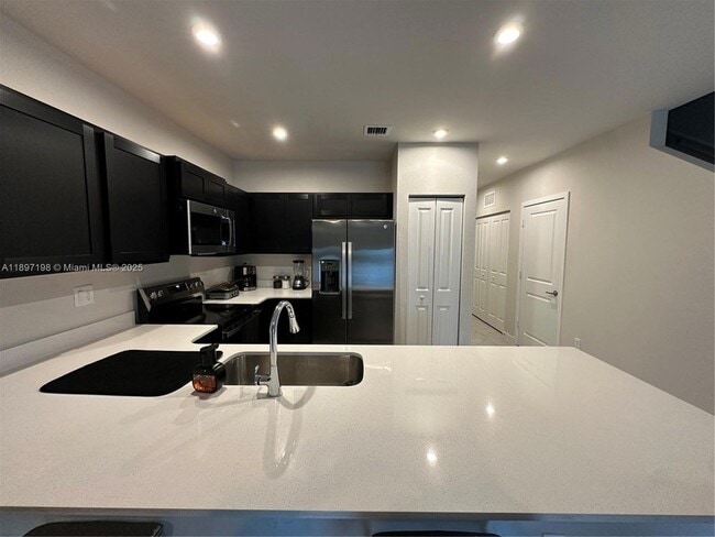 Foto del edificio - 389 NW 10th St