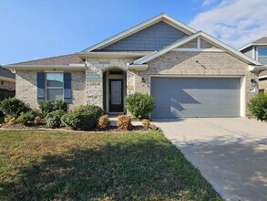 Building Photo - 2111 Levant Ln