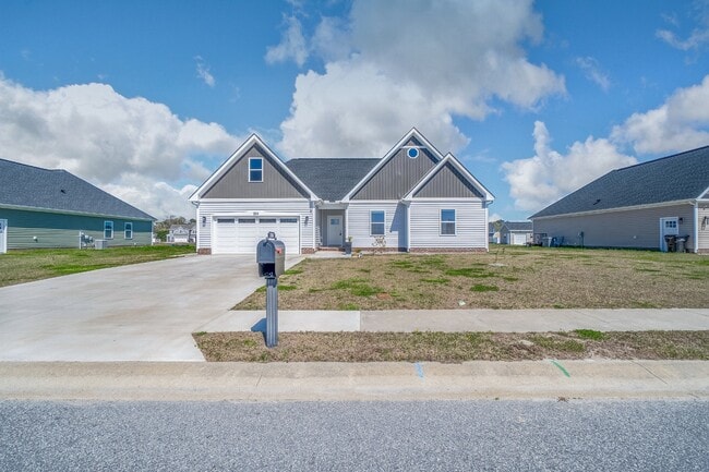 Building Photo - 304 Sailors Wy