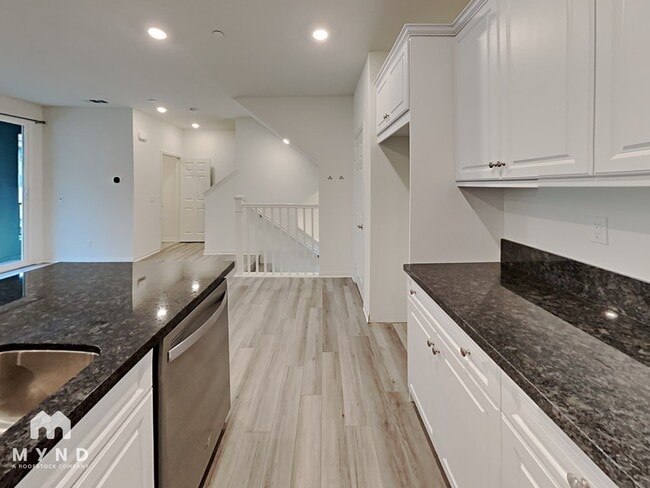 Building Photo - 443 Fitzpatrick Rd