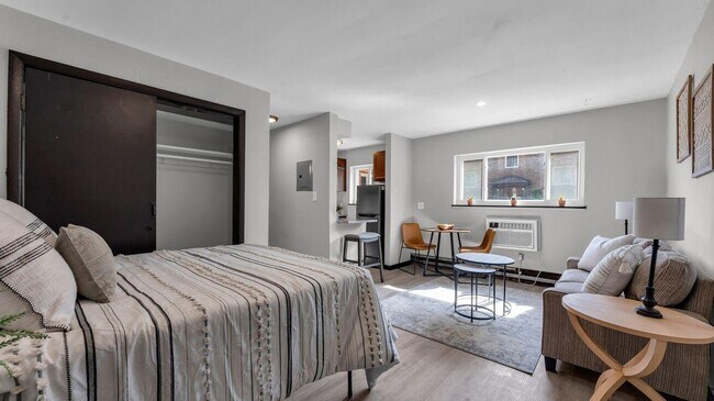 Foto del edificio - 1352 Clarence Ave